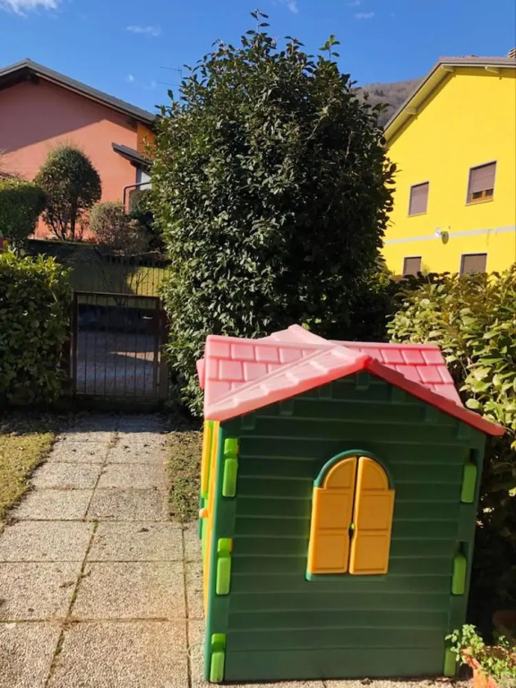 House With 3 Bedrooms in Lavena Ponte Tresa, With Enclosed Garden and Wifi Near the Beach