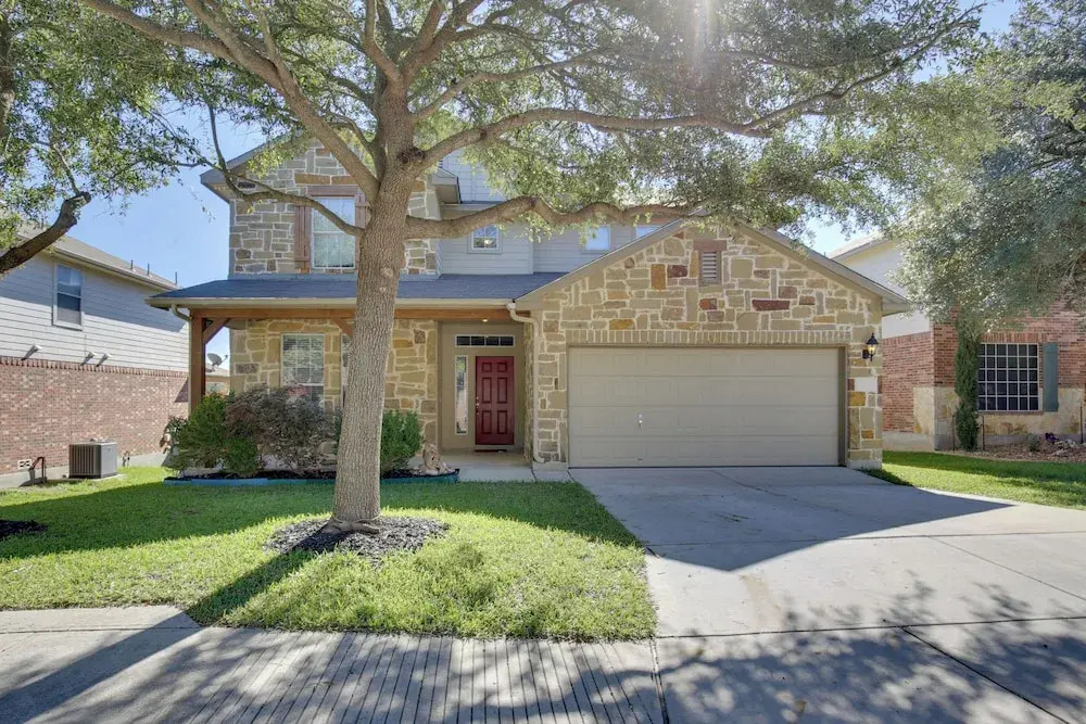 4 Mi to TPC San Antonio: Cozy Getaway w/ Deck