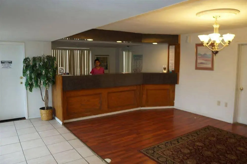 Super Inn & Suites