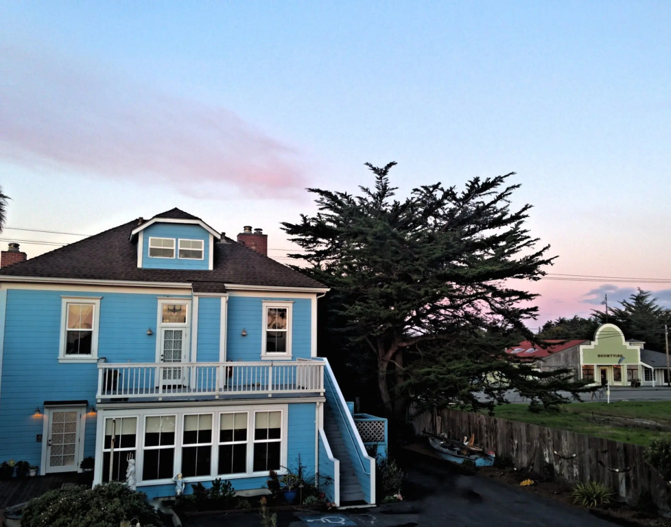 Captains Inn at Moss Landing