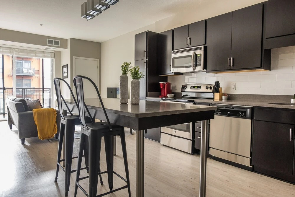 FRONTDESK 20 6th St Apts NE Minneapolis Riverfront District