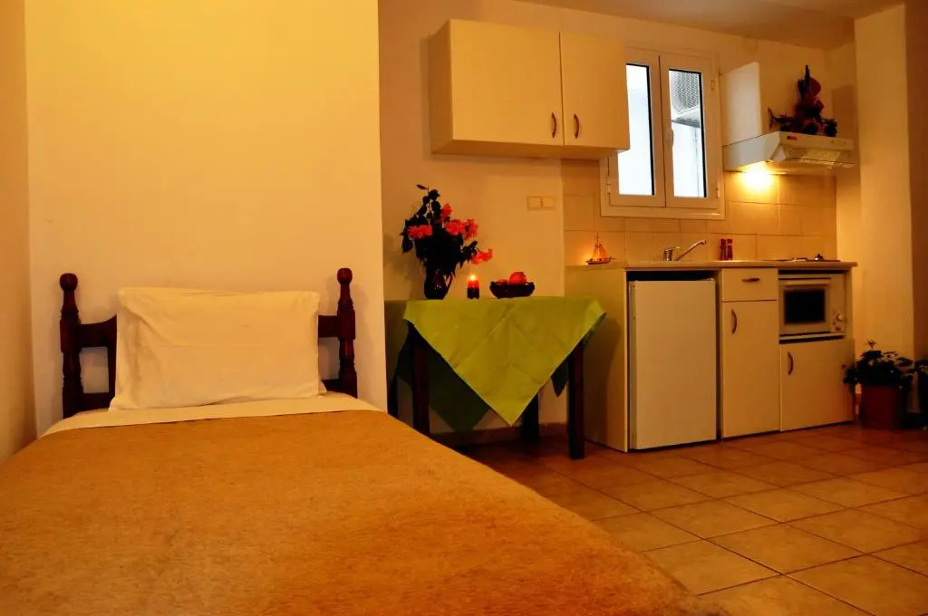 Haris Apartments