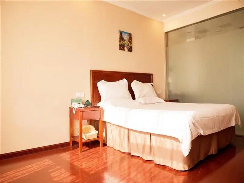 GreenTree Inn Heze Railway Station Hotel