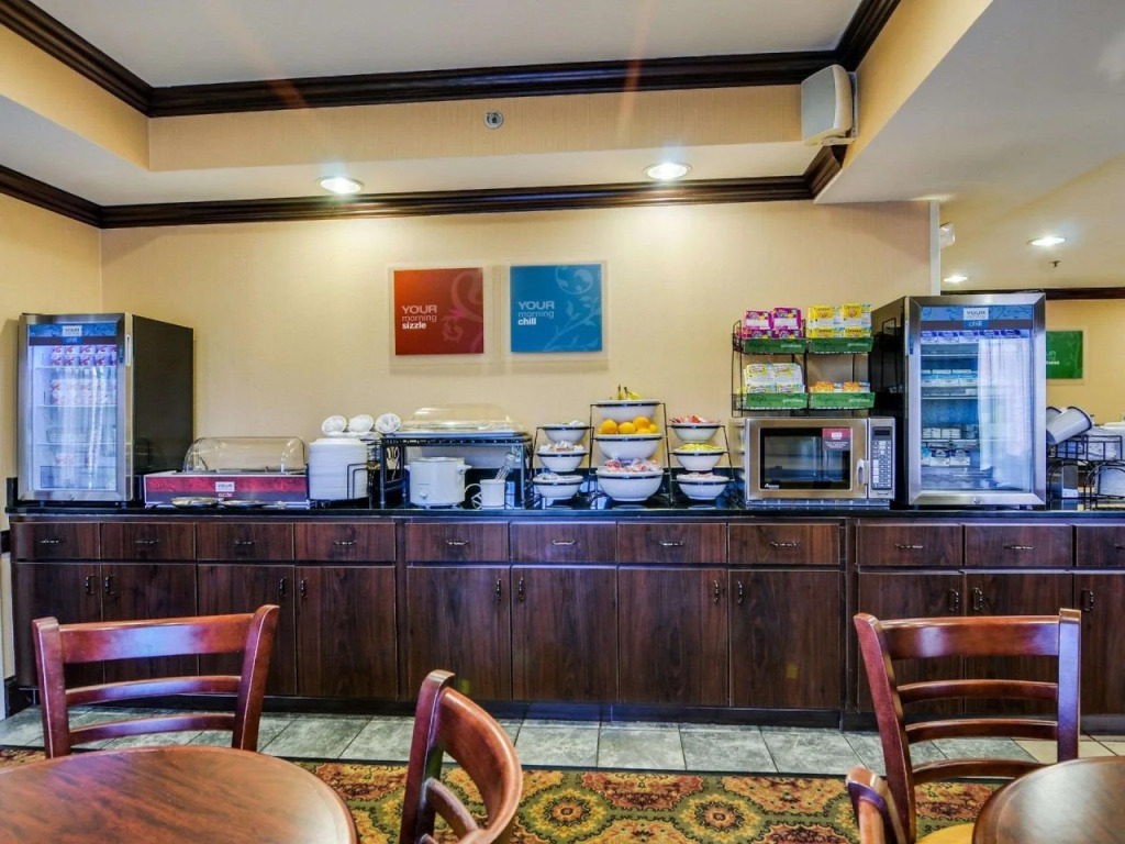 Comfort Inn & Suites Hillsville I-77