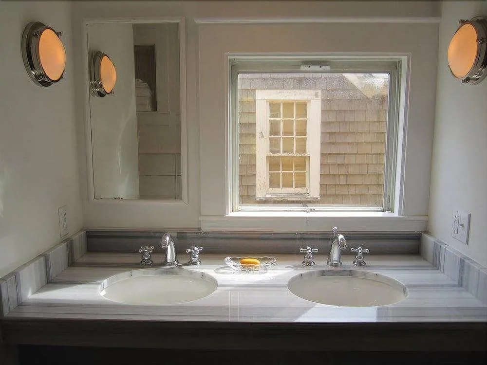 Crews Quarters Boarding House - Caters to Men