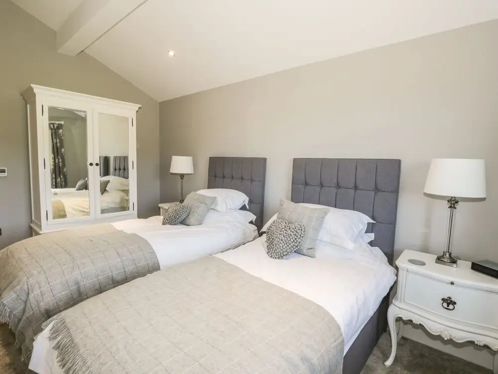 Lake View luxury home with Lake Ullswater view & 2 ground floor bedrooms ideal for 2 families