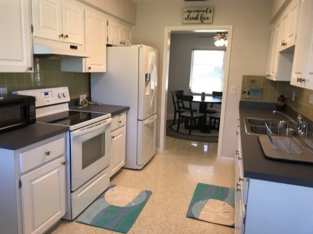 526 72nd St - 2 Br Home