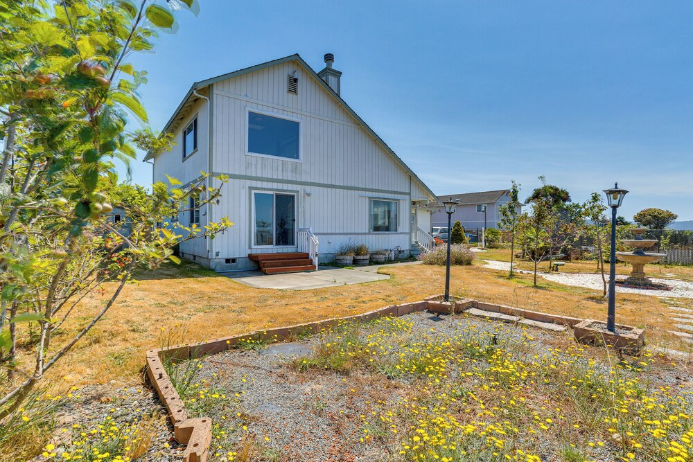 Seaside Eureka Vacation Rental w/ Bay Views!