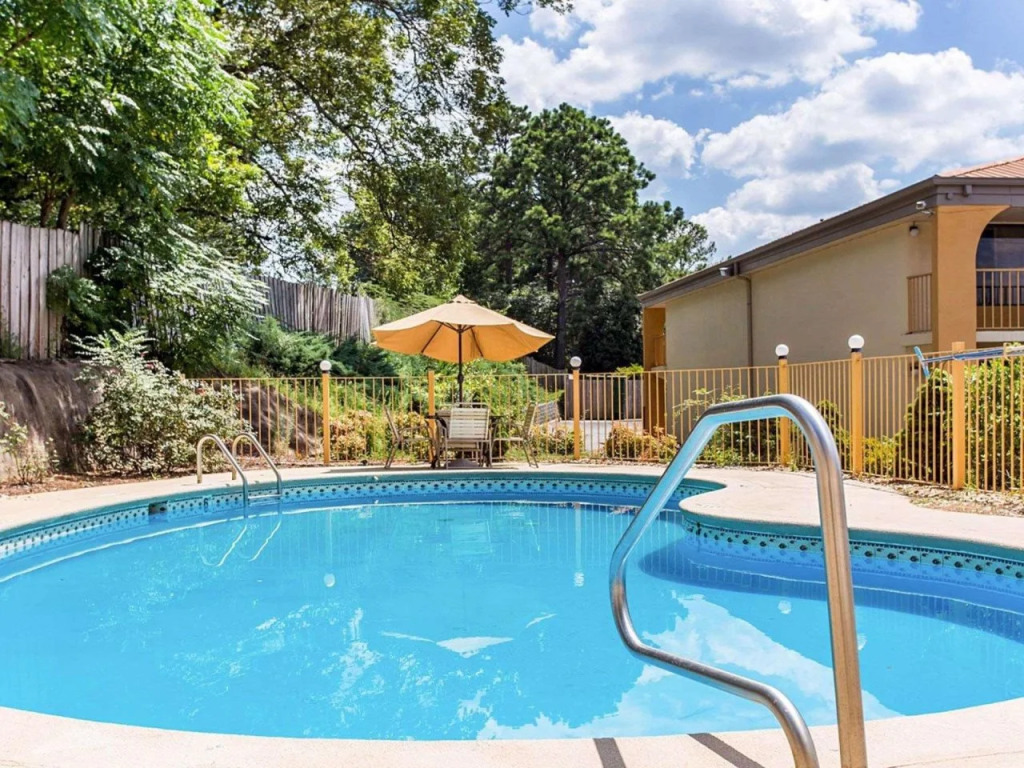 Econo Lodge Inn & Suites Griffin North