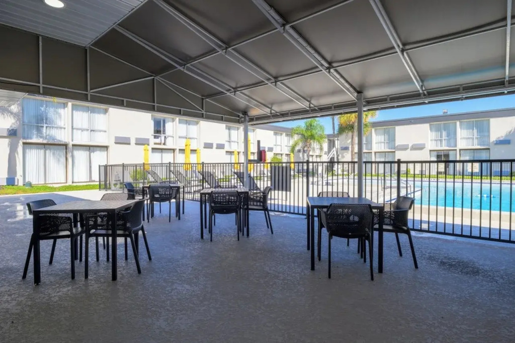 B&B HOTEL Orlando International Drive near Universal - Newly Renovated