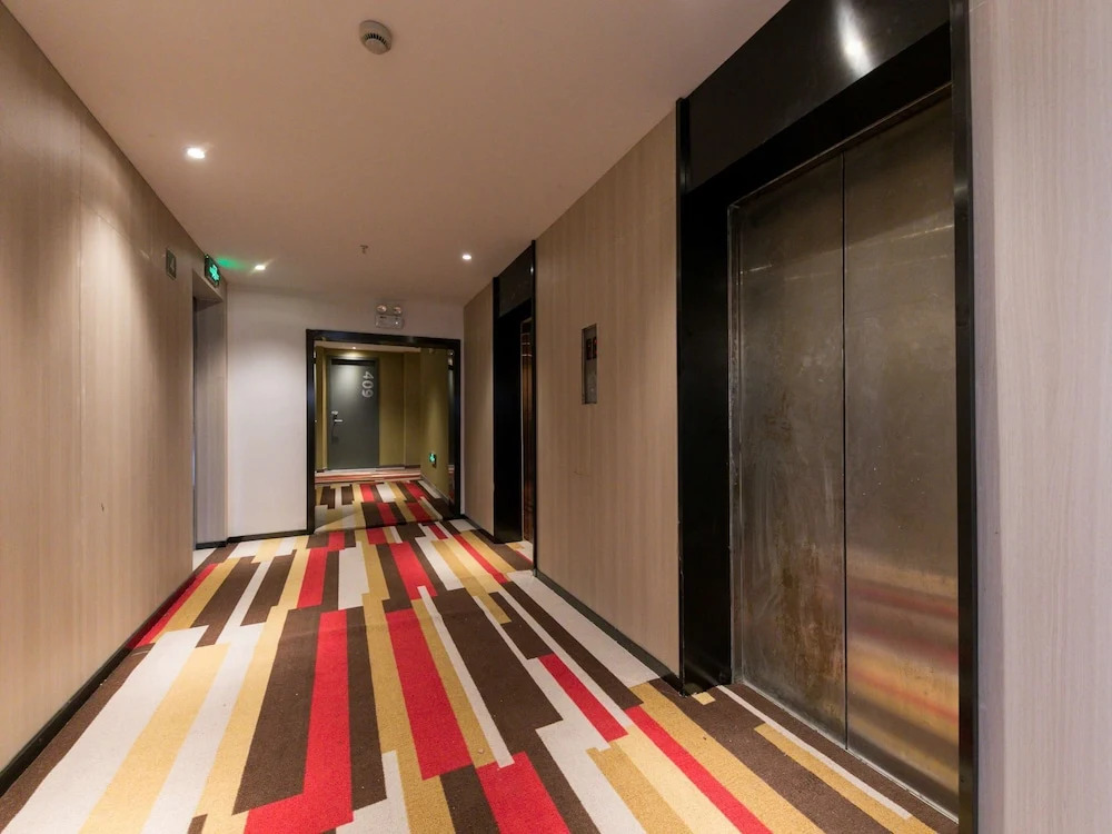 Ibis Shanghai Hongqiao Hongmei Road Hotel