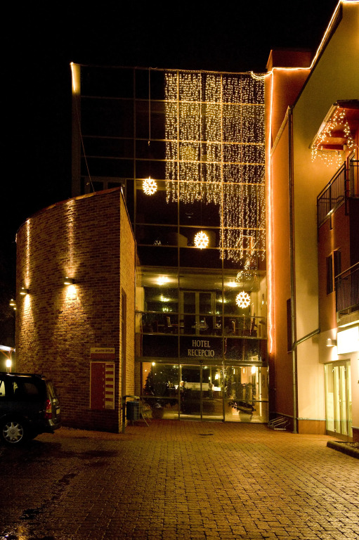 Holiday Beach Budapest Hotel