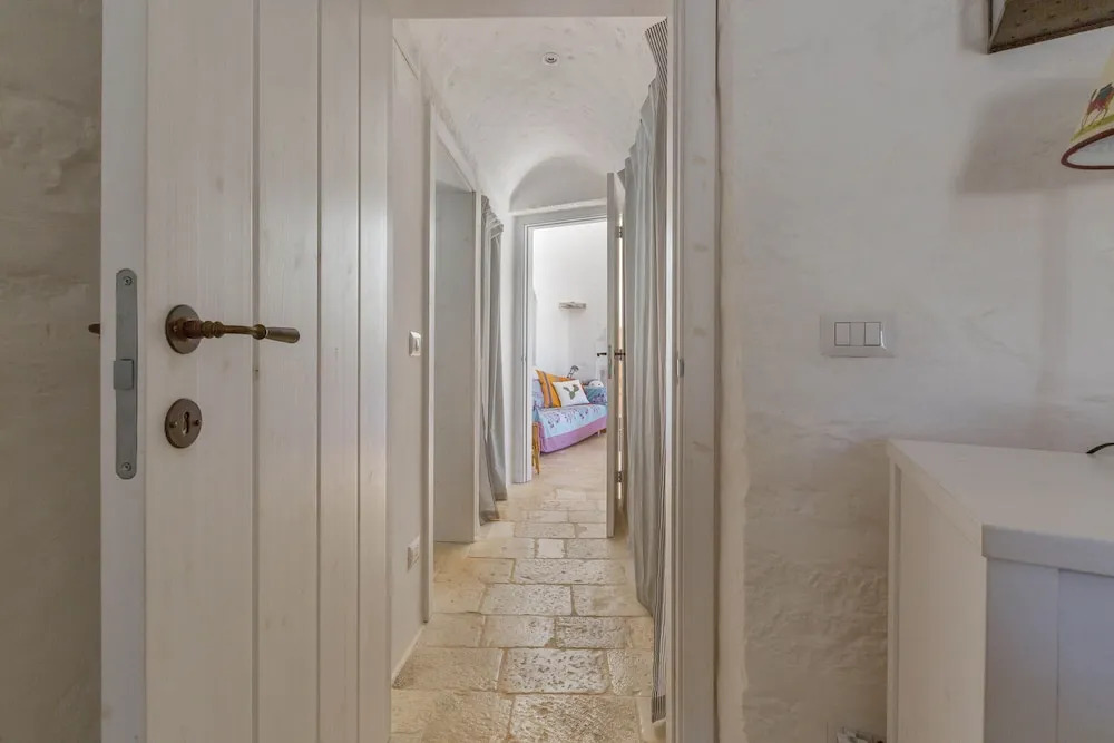298 Trullo Luna by Perle di Puglia