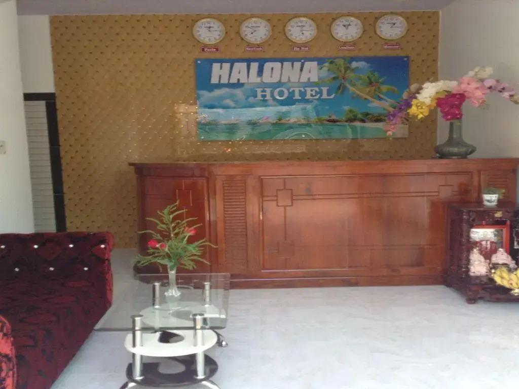 Halona Hotel