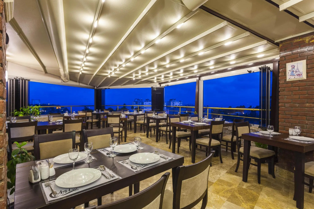 Ayhan Hotel