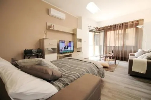 Eur Bright Spacious terraced Apartment