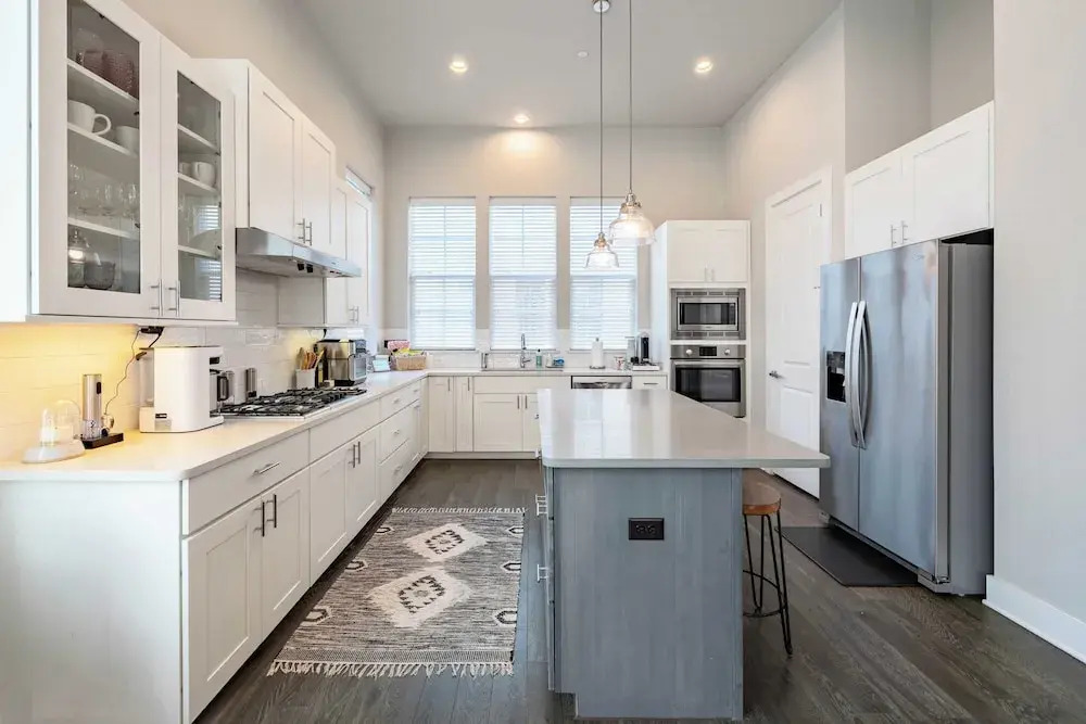 Modern Home, Private Balcony, Near Rainey & Lady Bird Lake Haus of Z