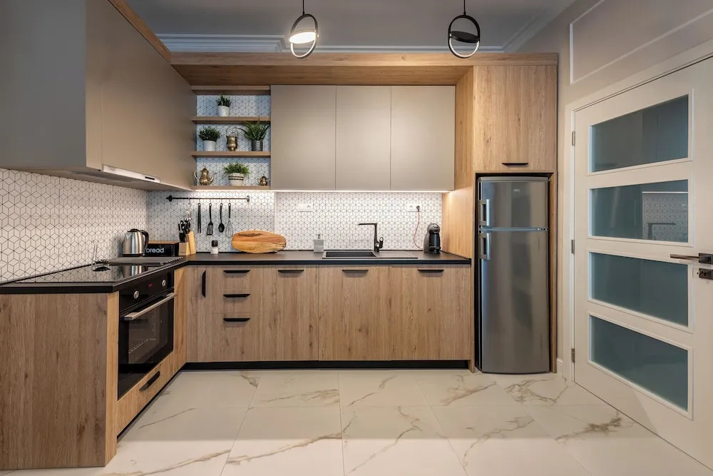 Luxury & Unique-Top Center Apt. - 3BDR