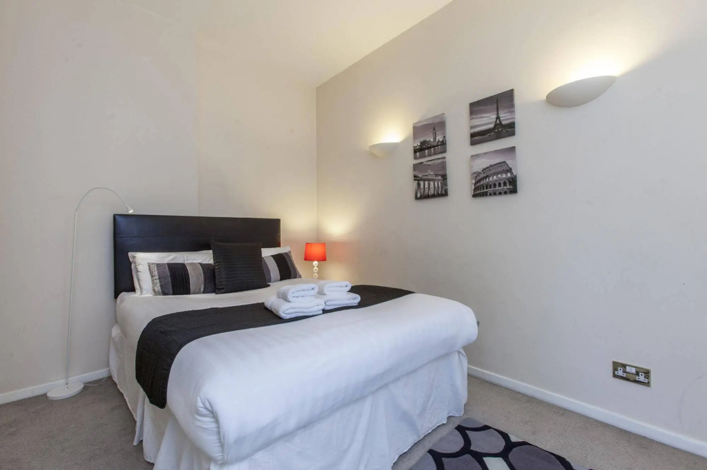 Club Living - Barbican Apartments