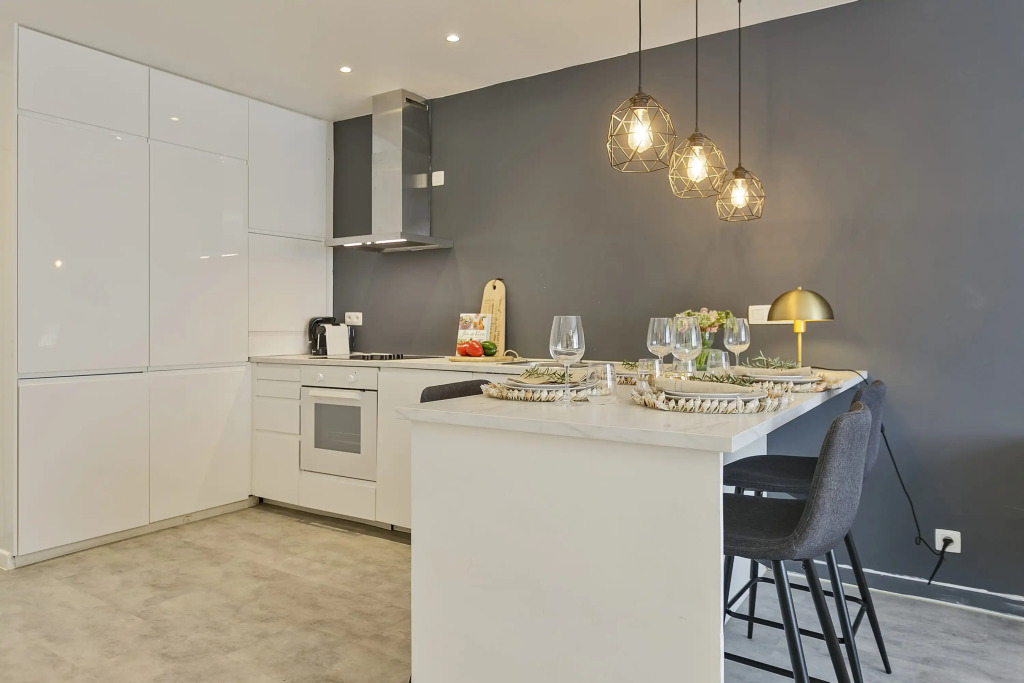 Heavenly Apartment with cosy patio at 10 min from the beach