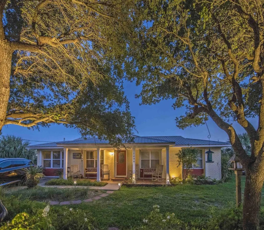 1006 PANFERIO DRIVE - Three Bedroom House