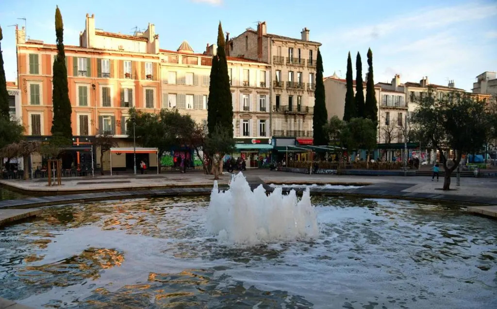 Grand appartement pour 4 personnes/ Cours Lieutaud