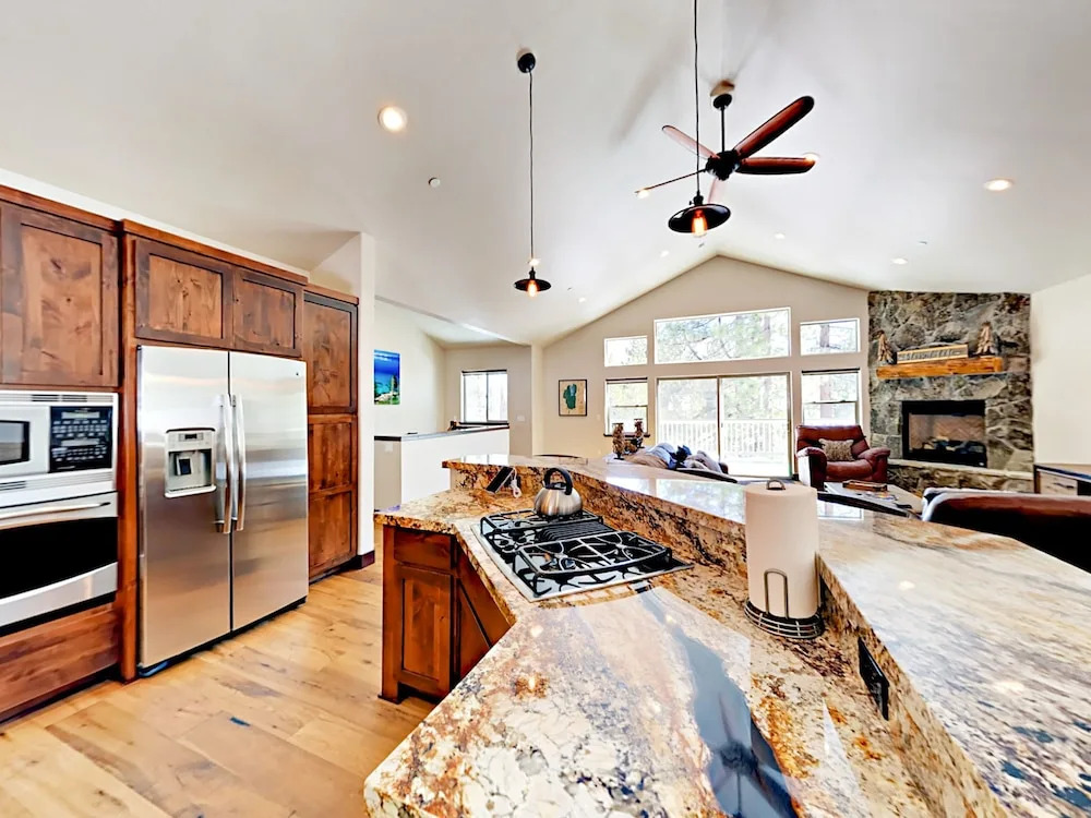 1630 Oflyng Drive Home 3 Bedrooms 2 Bathrooms Home