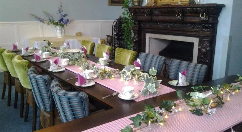 Drayton Court Hotel
