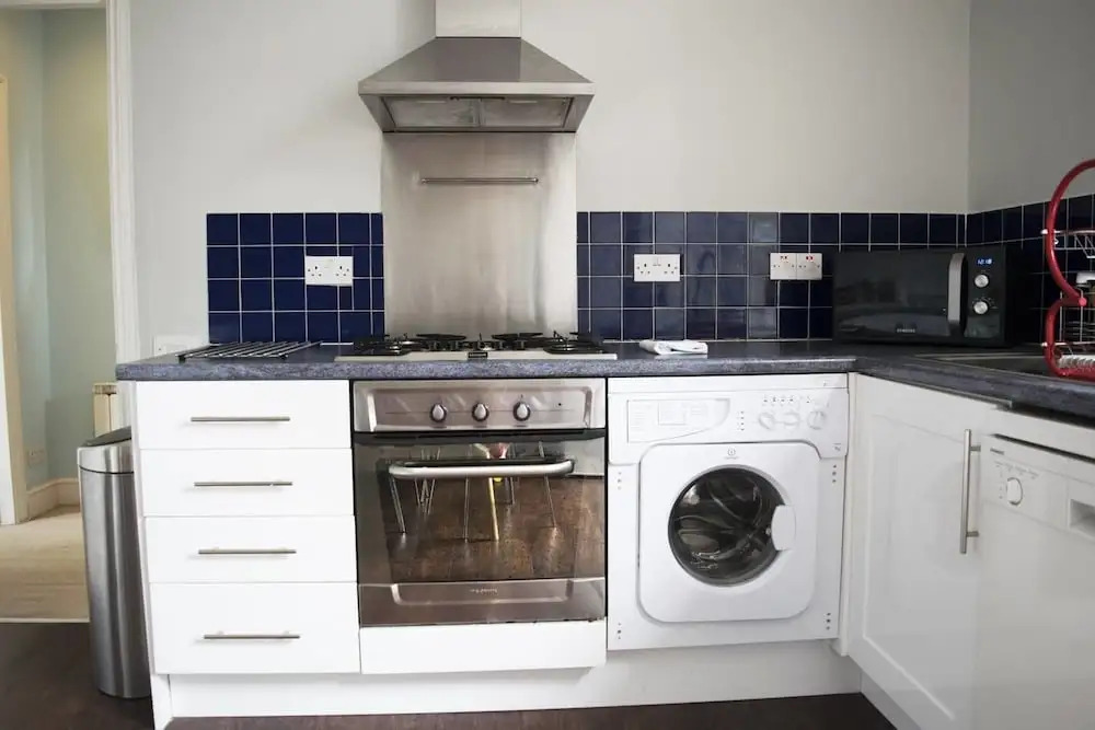 Trendy 2BR Home in Heart of Chiswick, 4 Guests!