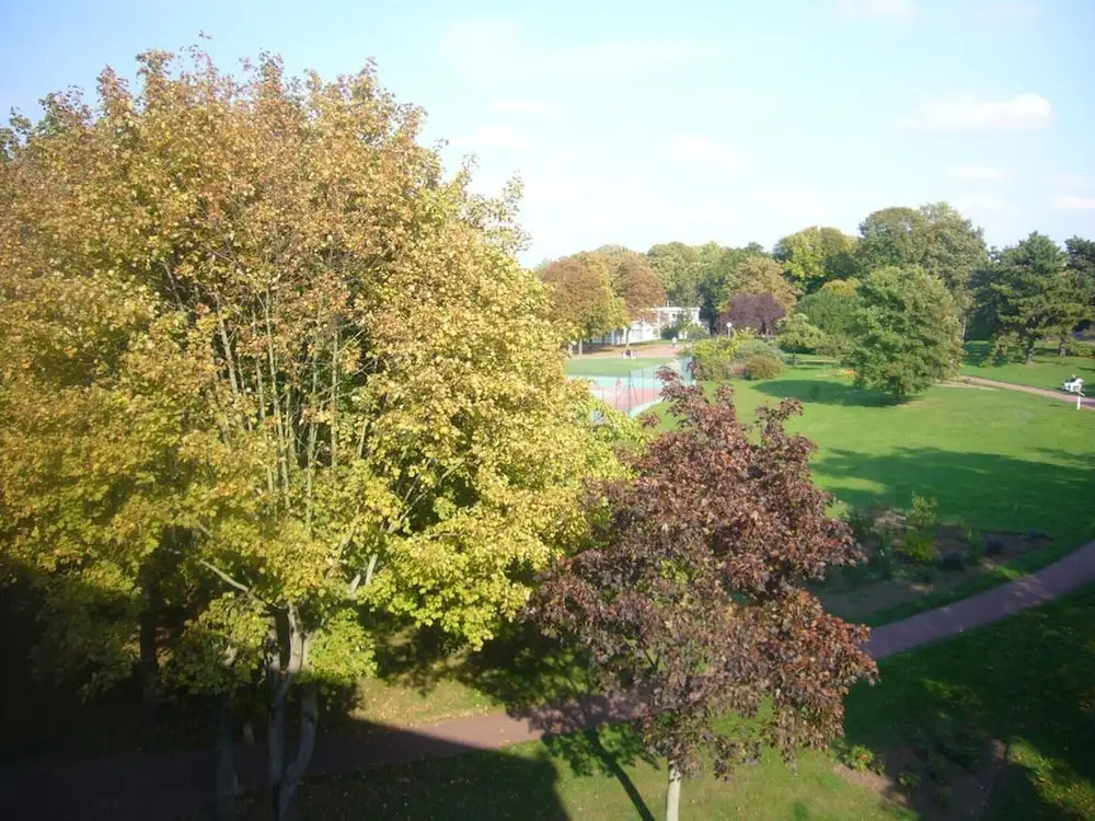 Apartment With 2 Bedrooms In Marly Le Roi With Furnished Balcony And Wifi