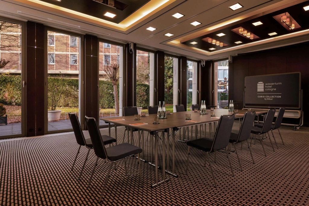 Wasserturm Hotel Cologne, Curio Collection by Hilton
