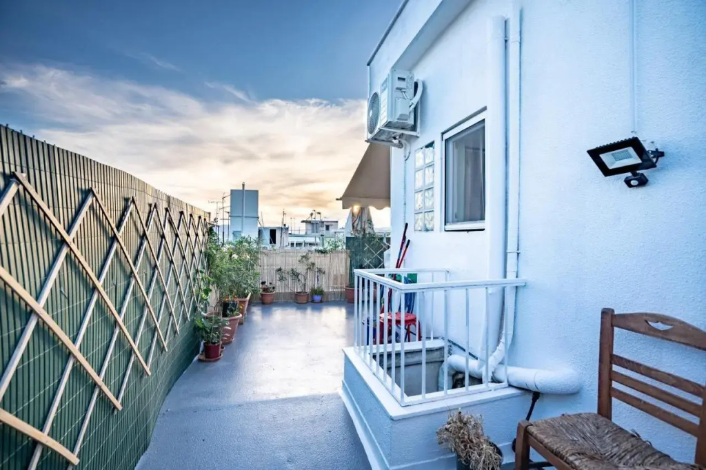 Exarcheia athens studio for 2 pers.