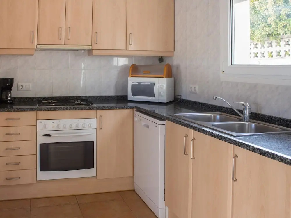 Fantastic Holiday Home With Private Swimming Pool, Near the Beach