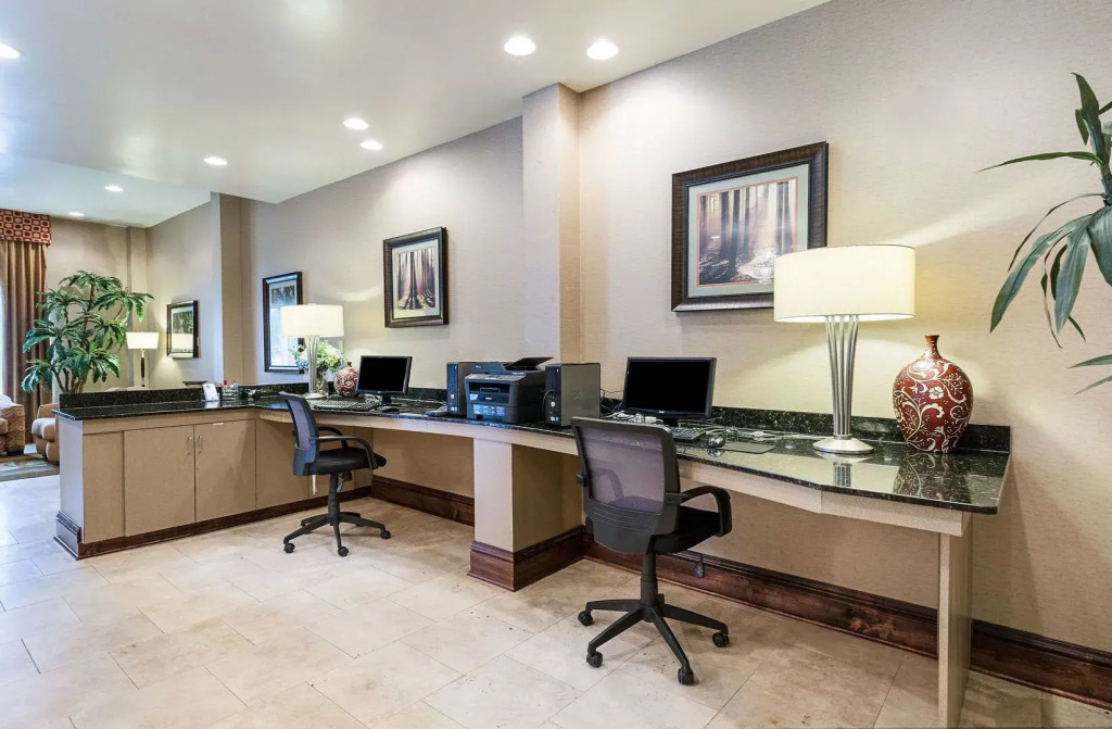Comfort Suites Leesville near Fort Johnson
