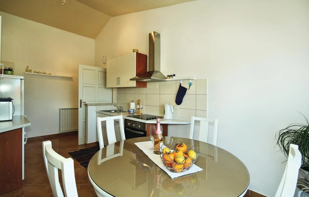 Beautiful Home in Umag With Wifi and 2 Bedrooms