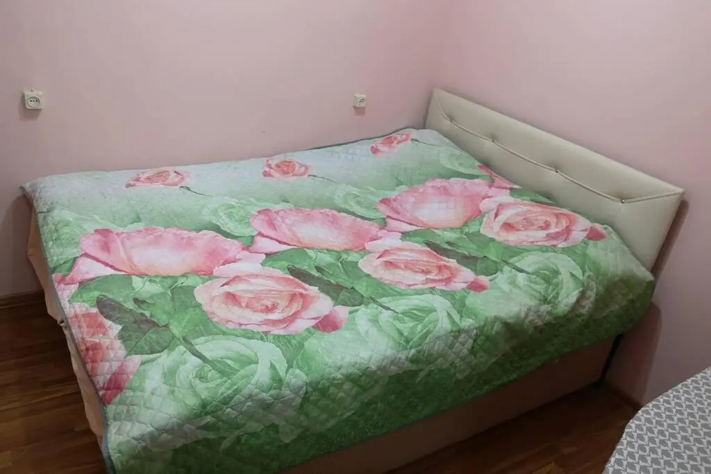 Kvartira dvuhkomnatnaja v Batumi, 10 minut do morja