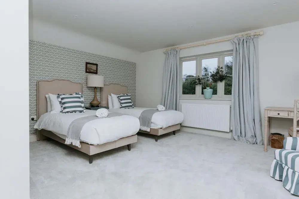 The Dragonfly - Central 2 Bedroom House