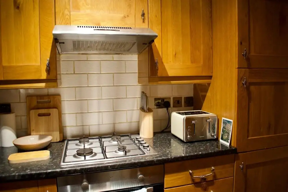 Newly Refurbed Home With Free Parking