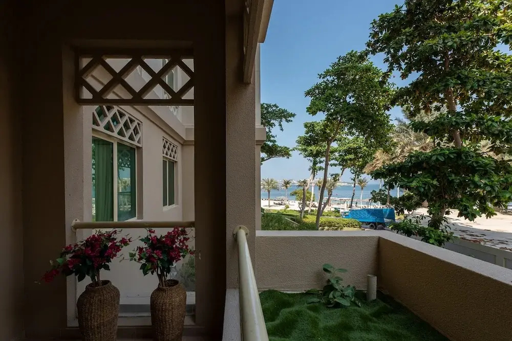 Rustic Palm 1BR w Beach Access