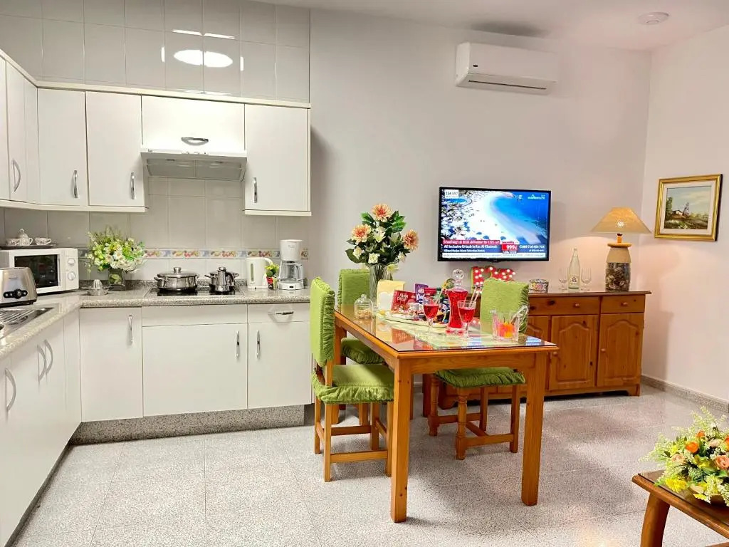 EmyCanarias Holiday Homes Vecindario