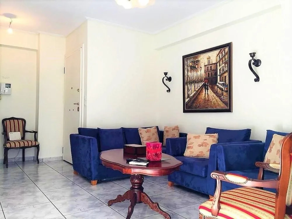 Comfy 3rd Floor Flat and Pspace