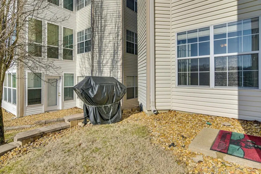 On Thousand Hills Golf Course: Condo w/ Sunroom