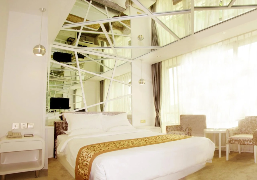 Tuk China Light Residence Hotel (Taizhou Luqiao Airport Branch)