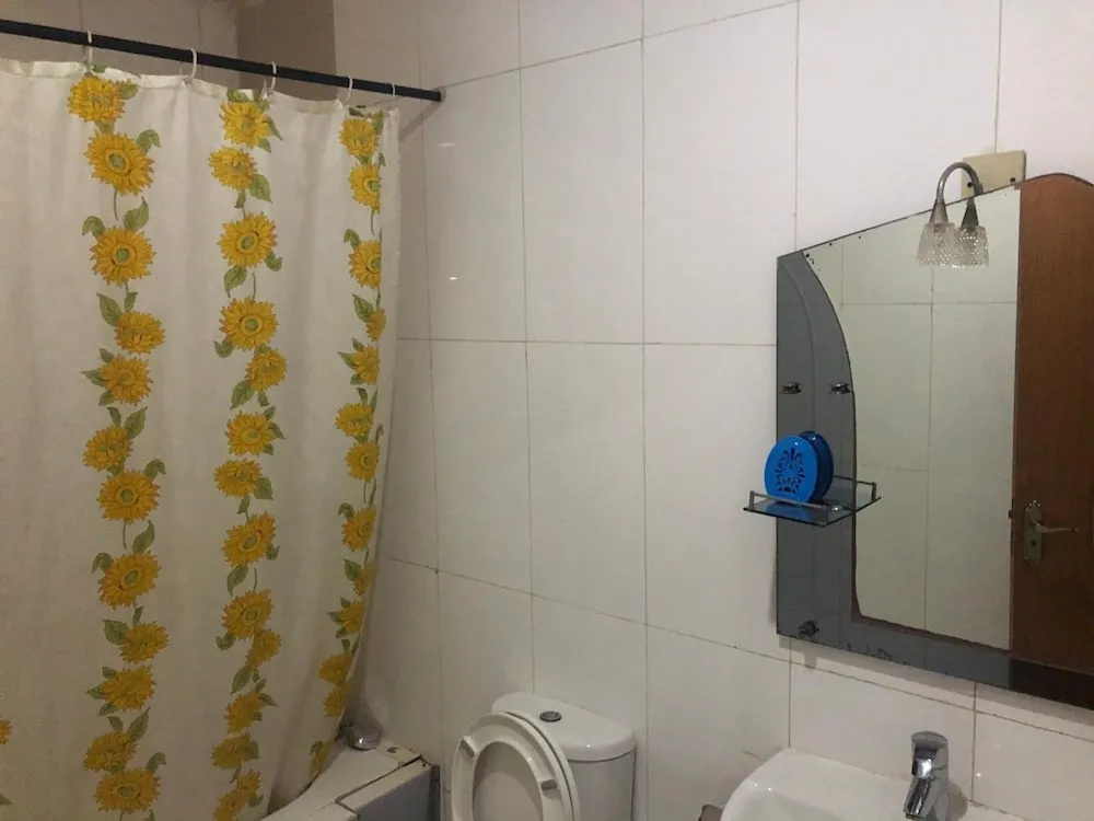Solitude Hotel Yaba