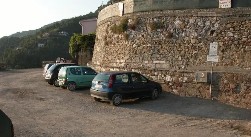 La Volpe e lUva Mare