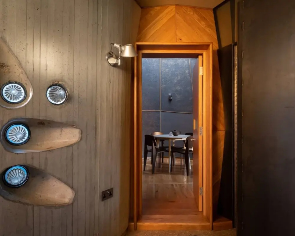 4 Bedroom Architect's Home in Holland Park