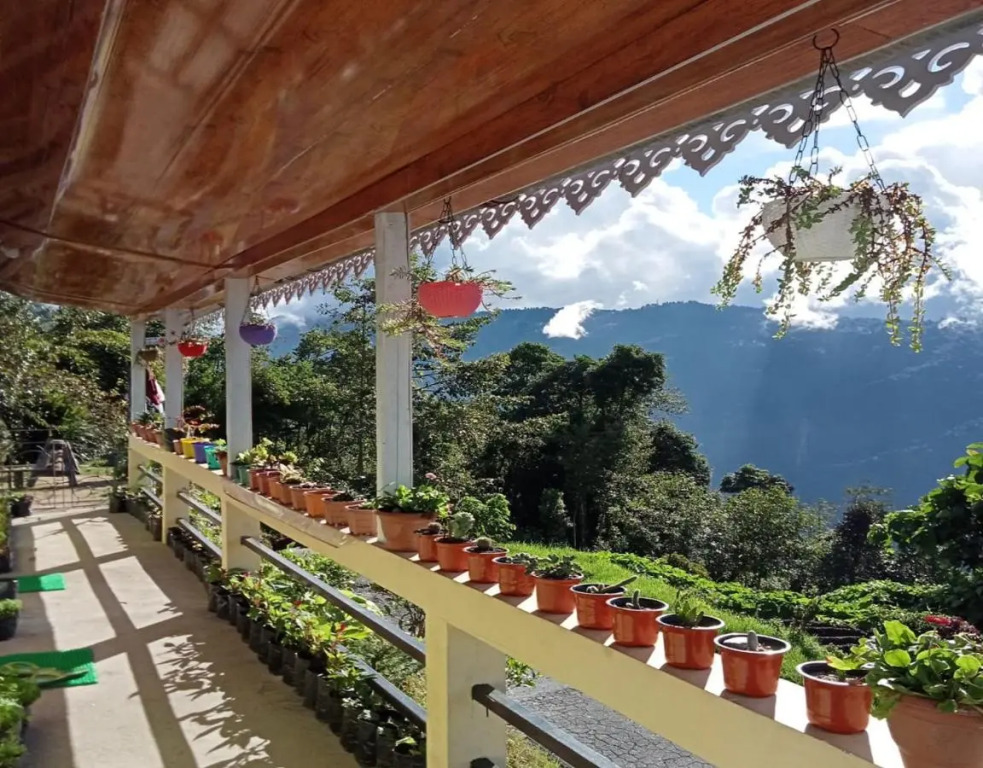 Jasshanti Homestay by StayApart