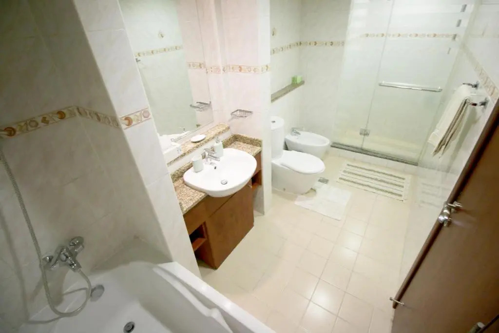RH- Lake Terrace, Cluster D, JLT, 1BR near Metro