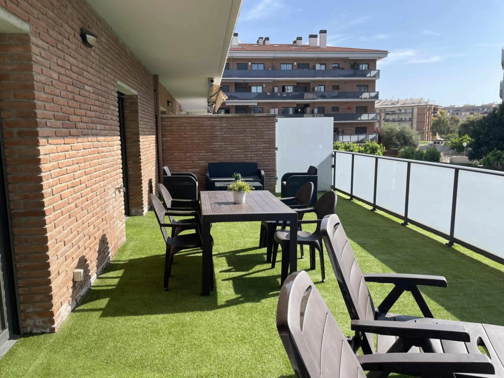 Solàrium con terraza a 5 minutos de la playa recientemente renovado