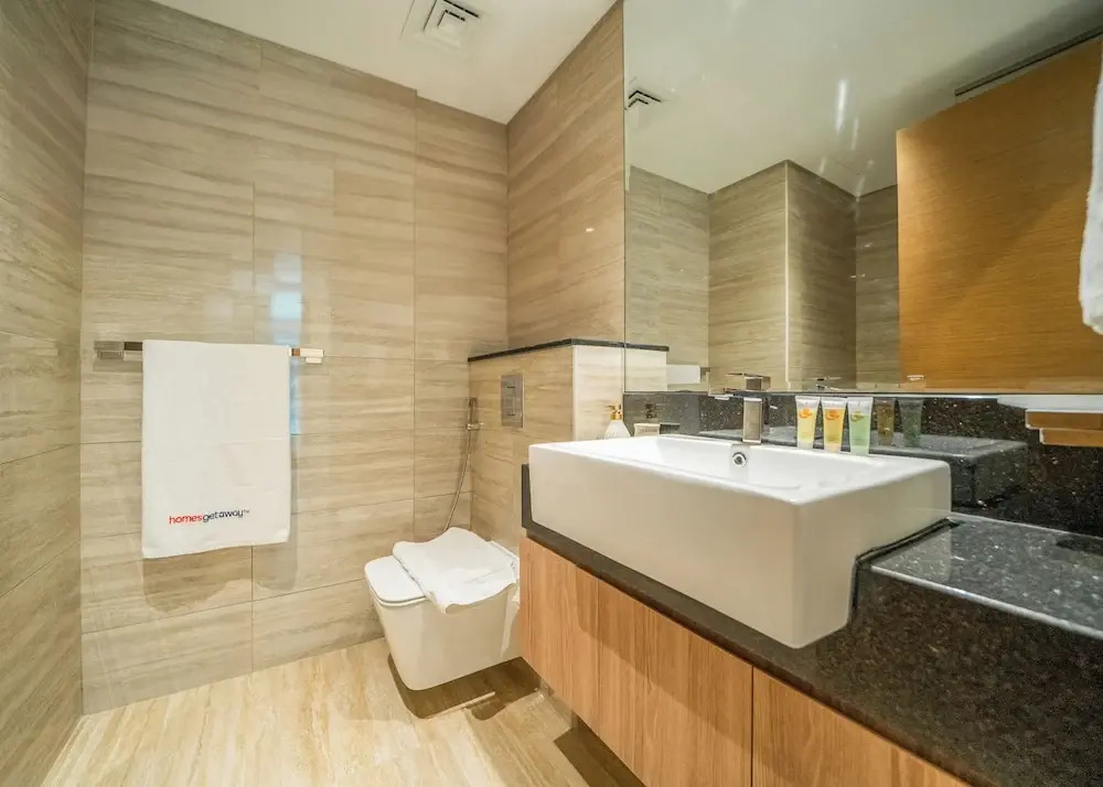 Impressive 2BR Apt with Premium